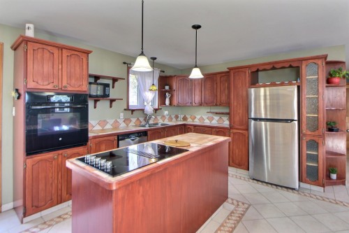 Cuisine - 762 5E Avenue O., Amos, QC - Indoor Photo Showing Kitchen With Double Sink
