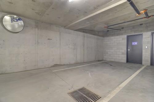 Garage - 523-1150 Boul. René-Lévesque E., Montréal (Ville-Marie), QC - Indoor Photo Showing Garage