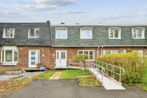 648 Rue Riverin  Longueuil (Le Vieux-Longueuil), QC J4L 3E4