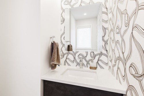 Salle d'eau - 126 Av. D'Embleton Crescent, Pointe-Claire, QC - Indoor Photo Showing Laundry Room