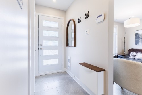 Hall d'entrée/Vestibule - 126 Av. D'Embleton Crescent, Pointe-Claire, QC - Indoor Photo Showing Other Room