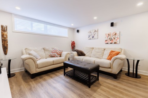 Salle familiale - 126 Av. D'Embleton Crescent, Pointe-Claire, QC - Indoor Photo Showing Other Room