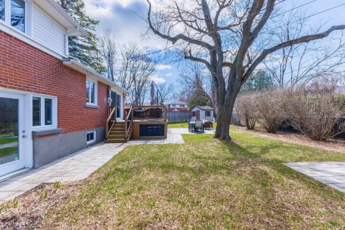 Cour - 126 Av. D'Embleton Crescent, Pointe-Claire, QC - Outdoor