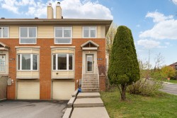 9361Z Av. Cérès Montréal (Pierrefonds-Roxboro), QC H8Y 3P2
