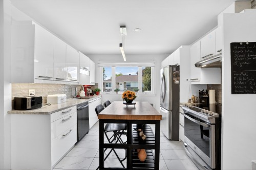 Cuisine - 975 Av. Jules-Armand, Laval (Saint-Vincent-De-Paul), QC - Indoor Photo Showing Kitchen