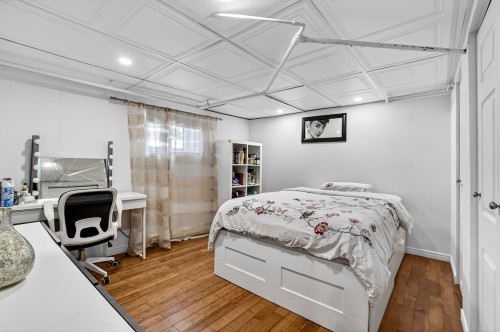 Chambre à coucher - 975 Av. Jules-Armand, Laval (Saint-Vincent-De-Paul), QC - Indoor Photo Showing Bedroom