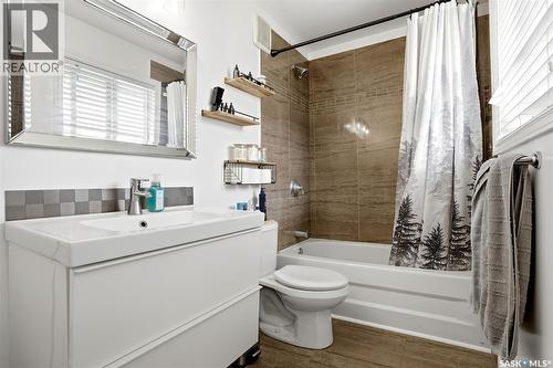 211 Ottawa Street, Regina, SK - Indoor Photo Showing Bathroom