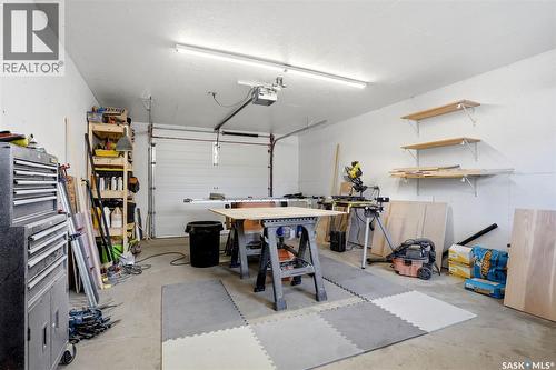 211 Ottawa Street, Regina, SK - Indoor Photo Showing Garage