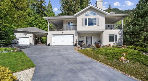 427 Bayles Road  Nakusp, BC V0G 1R1