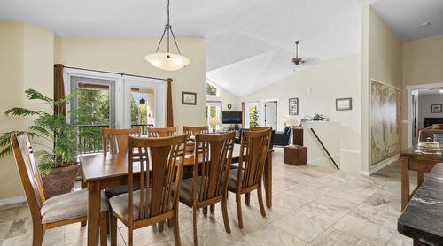 427 Bayles Road, Nakusp, BC - Indoor Photo Showing Dining Room