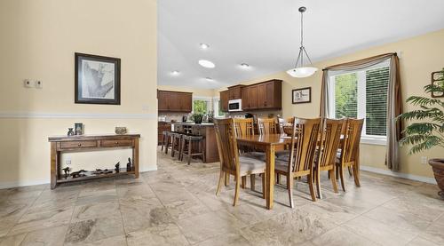 427 Bayles Road, Nakusp, BC - Indoor Photo Showing Dining Room
