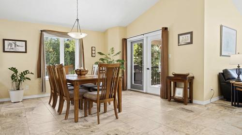 427 Bayles Road, Nakusp, BC - Indoor Photo Showing Dining Room