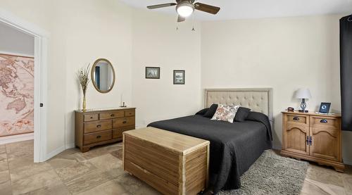427 Bayles Road, Nakusp, BC - Indoor Photo Showing Bedroom
