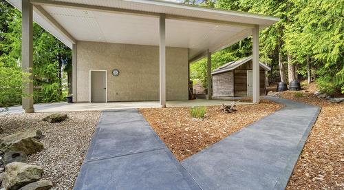 427 Bayles Road, Nakusp, BC - Outdoor With Exterior
