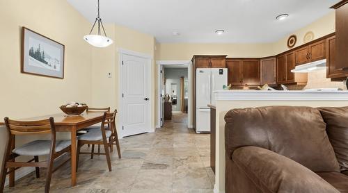 427 Bayles Road, Nakusp, BC - Indoor