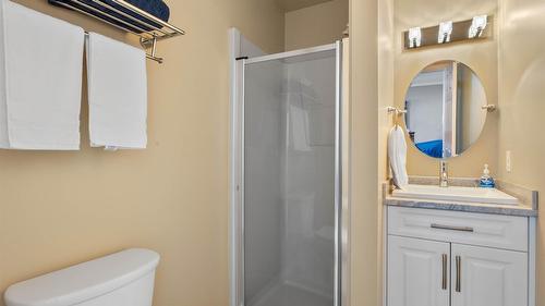 3577 Navatanee Drive, Kamloops, BC - Indoor Photo Showing Bathroom
