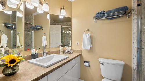 3577 Navatanee Drive, Kamloops, BC - Indoor Photo Showing Bathroom