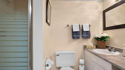 3577 Navatanee Drive, Kamloops, BC - Indoor Photo Showing Bathroom