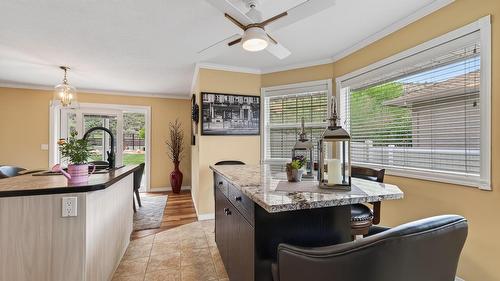 3577 Navatanee Drive, Kamloops, BC - Indoor Photo Showing Kitchen