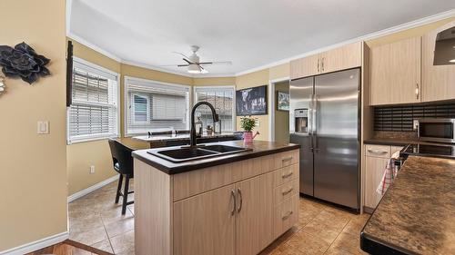 3577 Navatanee Drive, Kamloops, BC - Indoor Photo Showing Kitchen With Double Sink