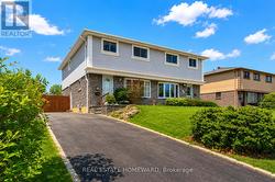 783 DODSWORTH CRESCENT  Mississauga, ON L4Y 2H8