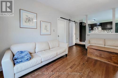 49 Ashwood Drive, Cambridge, ON - Indoor Photo Showing Living Room