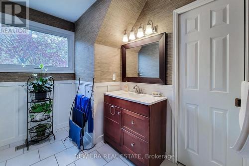 49 Ashwood Drive, Cambridge, ON - Indoor Photo Showing Bathroom