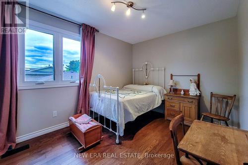 49 Ashwood Drive, Cambridge, ON - Indoor Photo Showing Bedroom