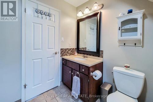 49 Ashwood Drive, Cambridge, ON - Indoor Photo Showing Bathroom