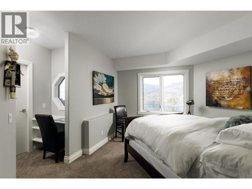 Bedroom with Ensuite - 228 Caliburn Court, Kelowna, BC - Indoor Photo Showing Bedroom