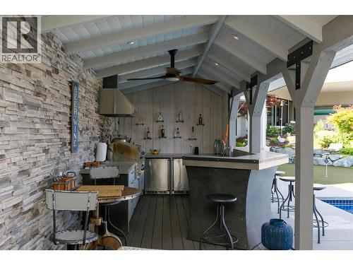 Outdoor Kitchen, 2 fridge, ice maker, keg fridge - 228 Caliburn Court, Kelowna, BC - 