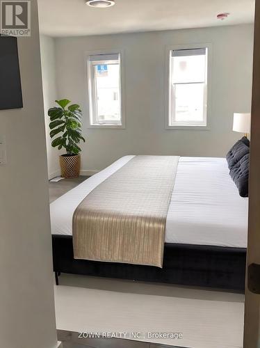 366 Chaffey Street, Welland, ON - Indoor Photo Showing Bedroom