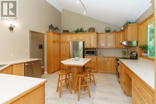 1020 Amelia Crescent, Gravenhurst (Morrison), ON - Indoor Photo Showing Kitchen