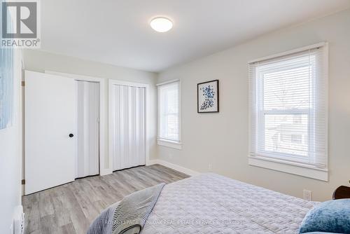 131 Park Row N, Hamilton, ON - Indoor Photo Showing Bedroom