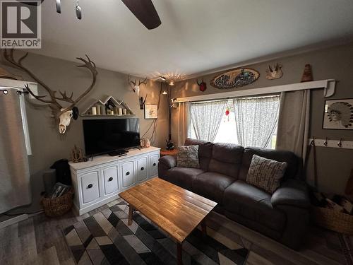 5620 49 Street, Fort Nelson, BC - Indoor Photo Showing Living Room