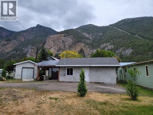 981 Scott Avenue, Hedley, BC - Outdoor