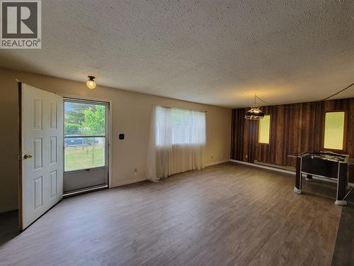 981 Scott Avenue, Hedley, BC - Indoor