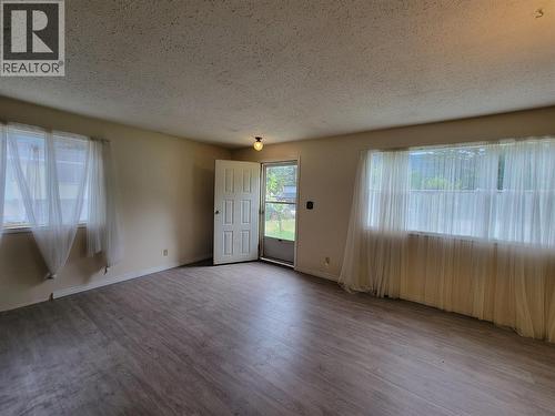 981 Scott Avenue, Hedley, BC - Indoor