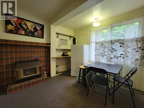 981 Scott Avenue, Hedley, BC - Indoor