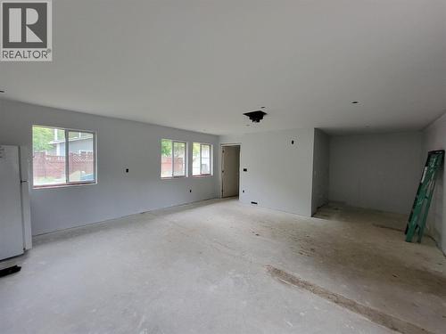 981 Scott Avenue, Hedley, BC - Indoor
