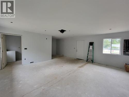 981 Scott Avenue, Hedley, BC - Indoor