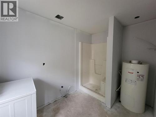 981 Scott Avenue, Hedley, BC - Indoor