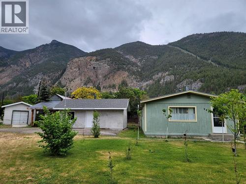 981 Scott Avenue, Hedley, BC - Outdoor