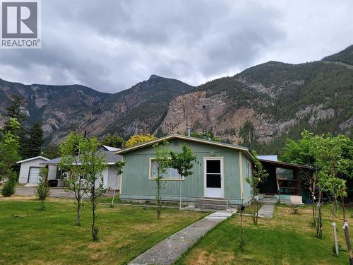 981 Scott Avenue, Hedley, BC - Outdoor