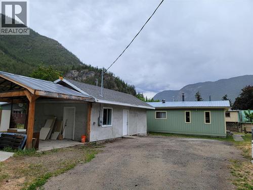 981 Scott Avenue, Hedley, BC - Outdoor