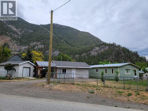 981 Scott Avenue, Hedley, BC - Outdoor