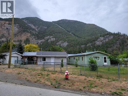 981 Scott Avenue, Hedley, BC - Outdoor