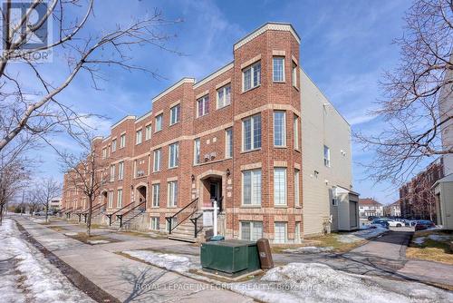 888 Longfields Drive, Ottawa, ON - Outdoor