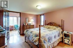 Primary suite with office/sitting room - 