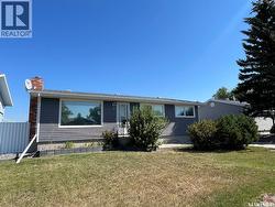 22 West ROAD Kindersley, SK S0L 1S1